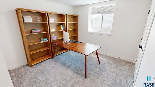 1834 E Briarwood Cir Circle, Brookings, SD 57006