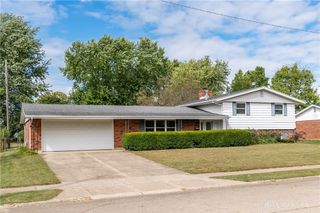 1215 Cottage Court Drive, Fairborn, OH 45324