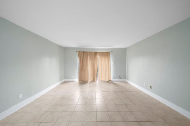 11550 Chimney Rock Road 521, Houston, TX 77035