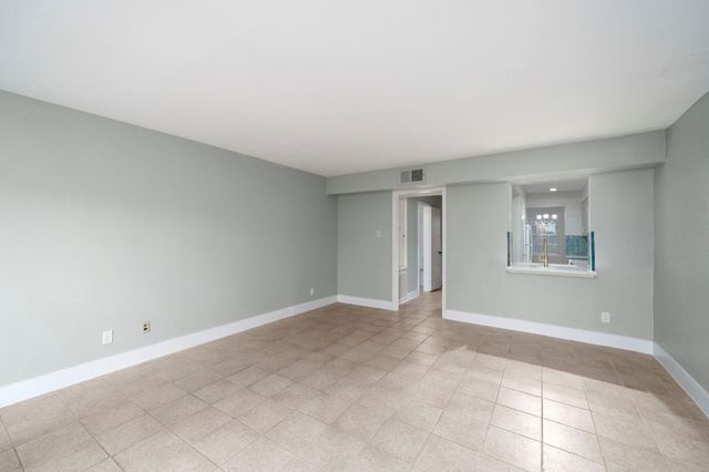 11550 Chimney Rock Road 521, Houston, TX 77035