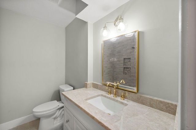 11550 Chimney Rock Road 521, Houston, TX 77035
