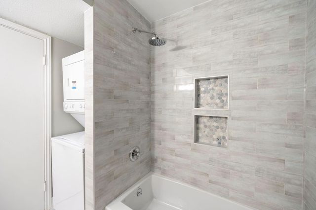 11550 Chimney Rock Road 521, Houston, TX 77035