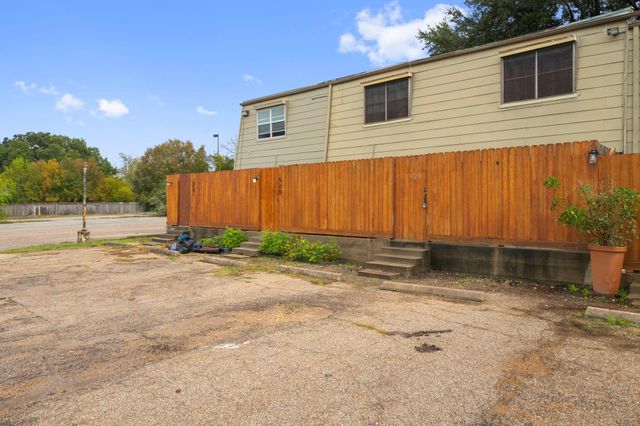 11550 Chimney Rock Road 521, Houston, TX 77035