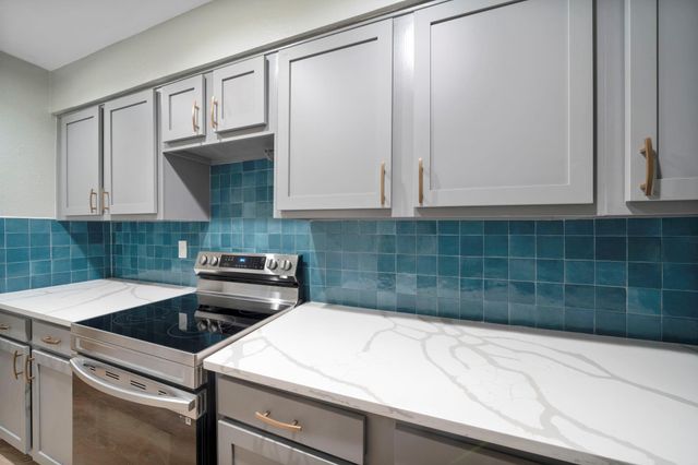 11550 Chimney Rock Road 521, Houston, TX 77035