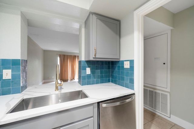 11550 Chimney Rock Road 521, Houston, TX 77035