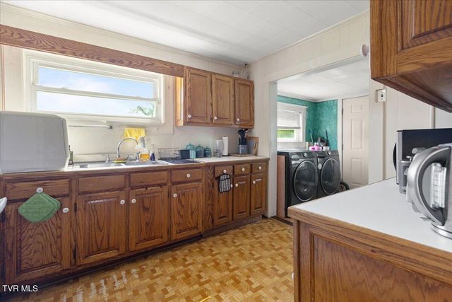 2409 Watauga Road, Johnson City, TN 37601