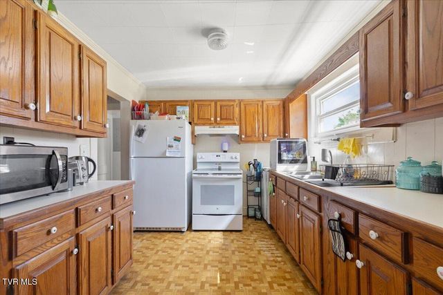 2409 Watauga Road, Johnson City, TN 37601