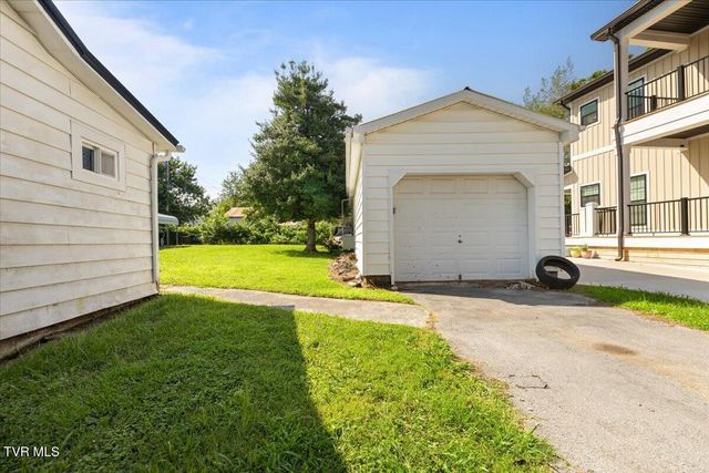 2409 Watauga Road, Johnson City, TN 37601