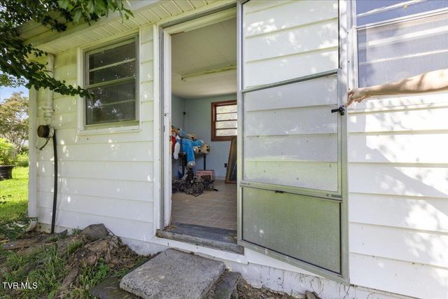 2409 Watauga Road, Johnson City, TN 37601