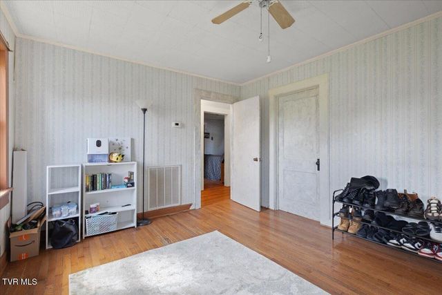 2409 Watauga Road, Johnson City, TN 37601