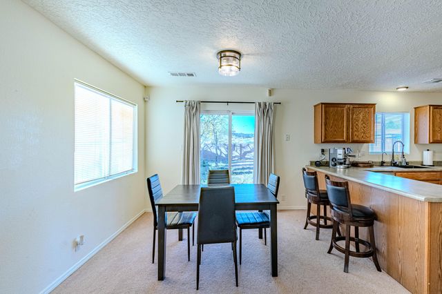 7068 Husky Drive NE, Rio Rancho, NM 87144