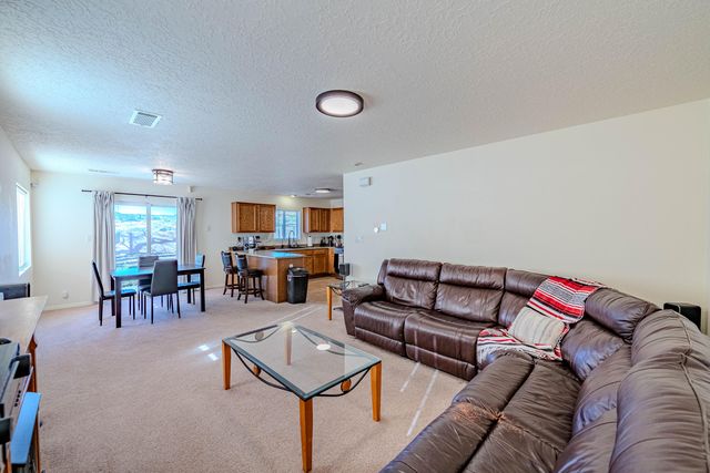 7068 Husky Drive NE, Rio Rancho, NM 87144