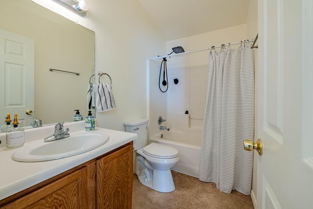 7068 Husky Drive NE, Rio Rancho, NM 87144