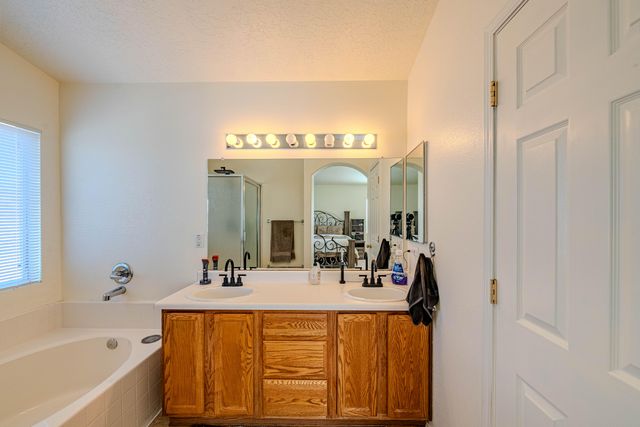 7068 Husky Drive NE, Rio Rancho, NM 87144