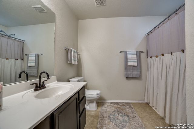 10323 Medio, San Antonio, TX 78245