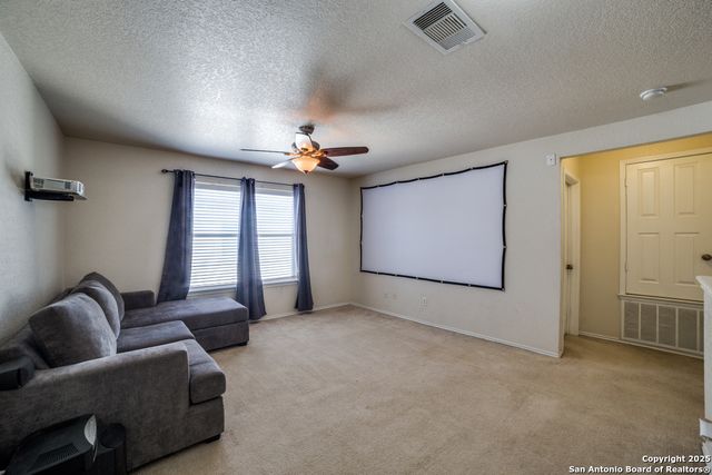 10323 Medio, San Antonio, TX 78245