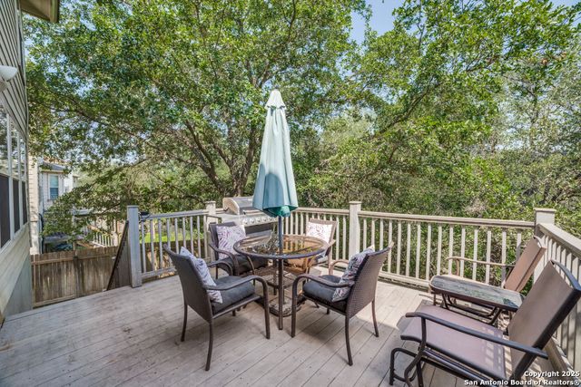 10323 Medio, San Antonio, TX 78245