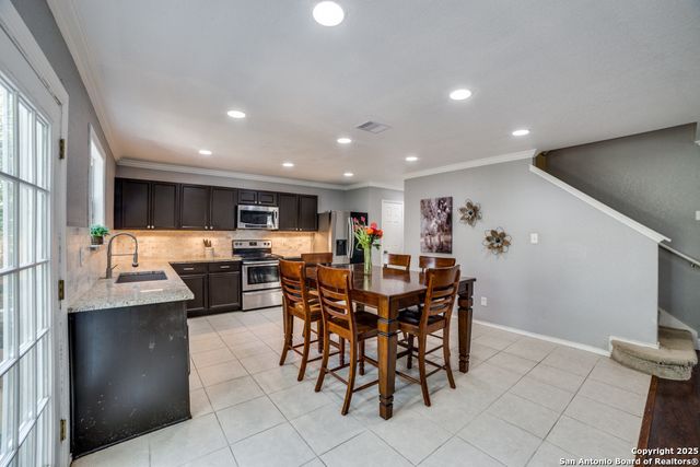 10323 Medio, San Antonio, TX 78245