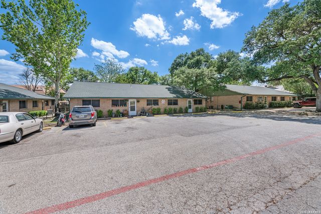 1218 S Main Street, Boerne, TX 78006