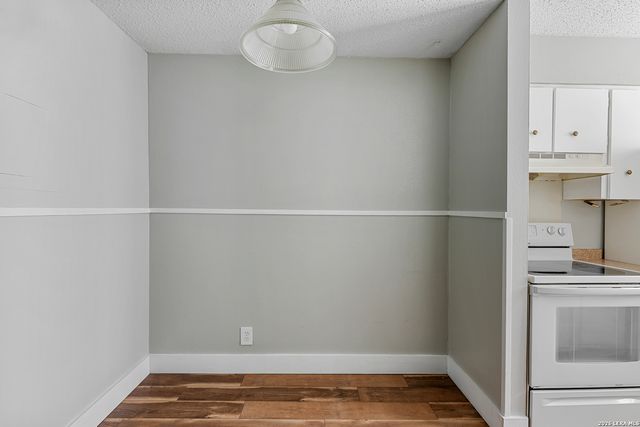 1218 S Main Street, Boerne, TX 78006