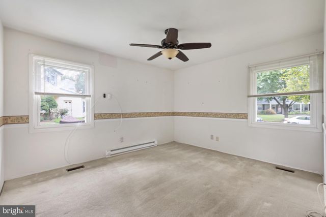 38 NORTHGATE LN, Willingborough, NJ 08046