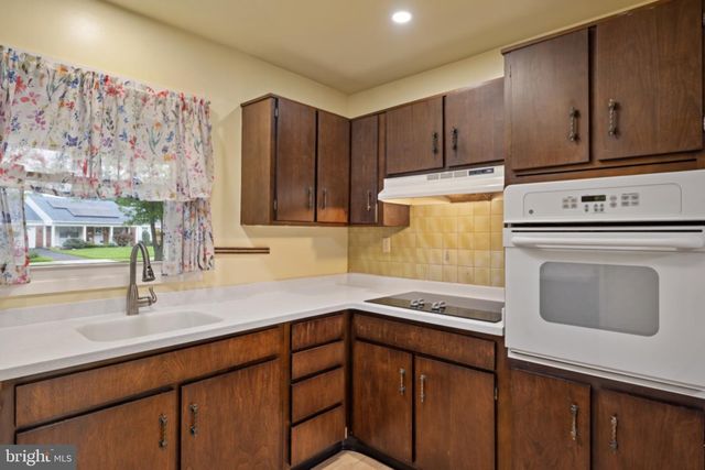 38 NORTHGATE LN, Willingborough, NJ 08046