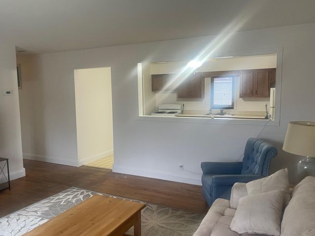 7704 Hendricks Place, Merrillville, IN 46410