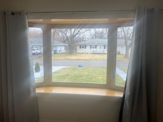 7704 Hendricks Place, Merrillville, IN 46410