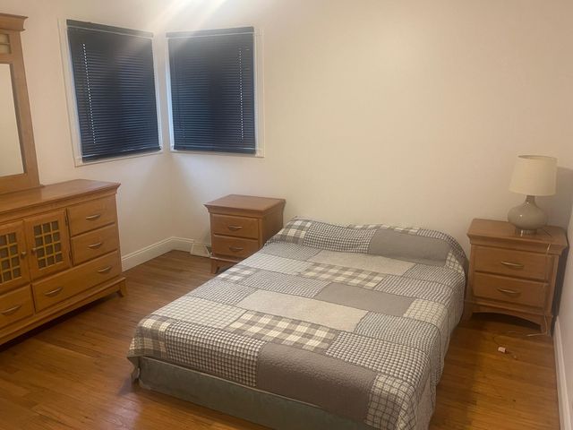 7704 Hendricks Place, Merrillville, IN 46410