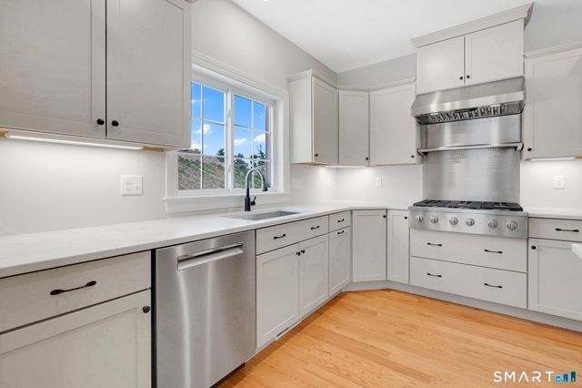 35 Liberty Lane, Enfield, CT 06082