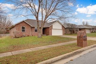 3539 W Vincent Drive, Springfield, MO 65810