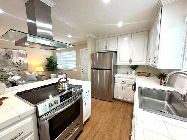 5703 Playa Del Rey 4, San Jose, CA 95123