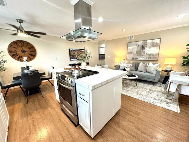 5703 Playa Del Rey 4, San Jose, CA 95123