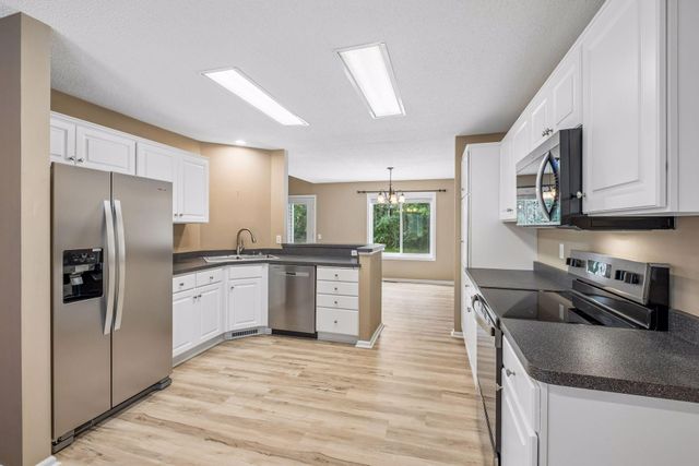 15003 Windemere Lane, Burnsville, MN 55306