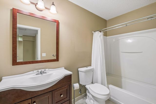15003 Windemere Lane, Burnsville, MN 55306