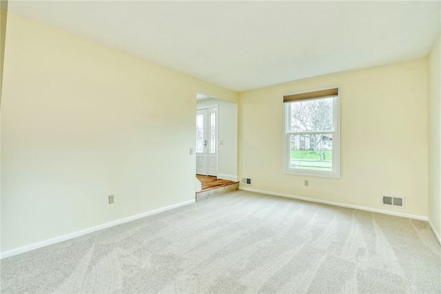 136 Chimney Hill Road, Greece, NY 14612