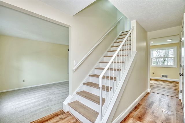 136 Chimney Hill Road, Greece, NY 14612