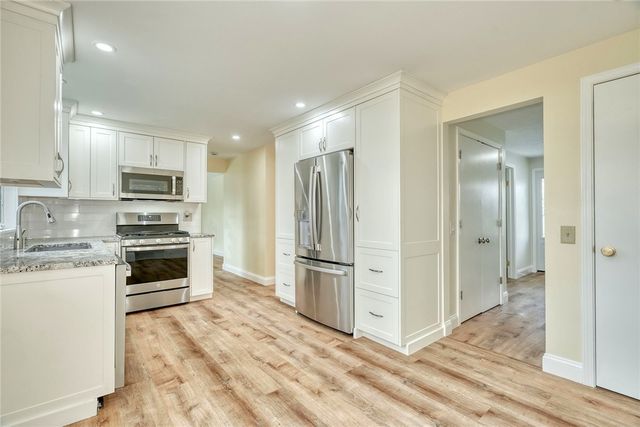 136 Chimney Hill Road, Greece, NY 14612