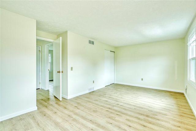 136 Chimney Hill Road, Greece, NY 14612