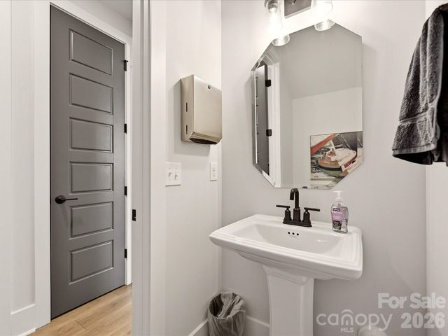 2216 Catalina Avenue, Charlotte, NC 28206