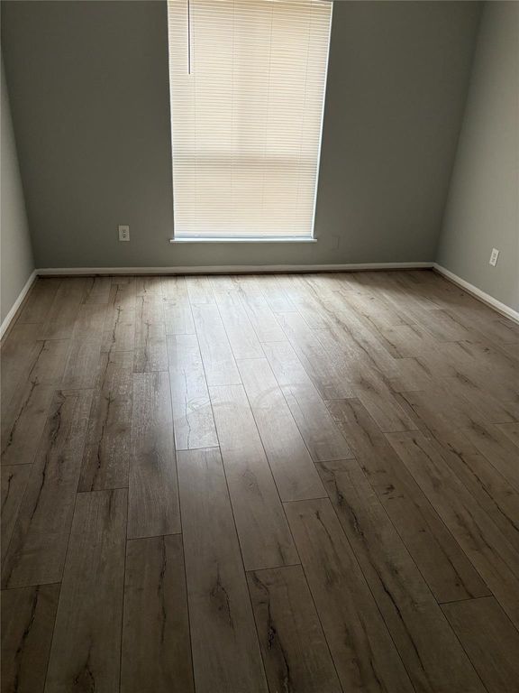 3055 SW Walnut Bend Lane 13, Houston, TX 77042