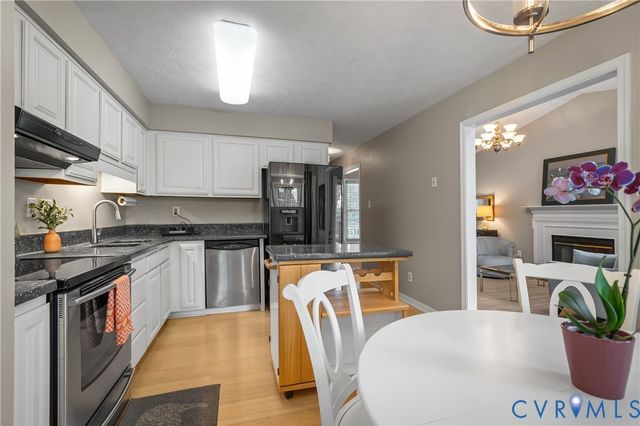 9301 Timber Hollow Ct, Henrico, VA 23060