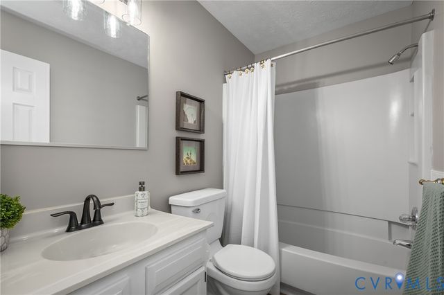 9301 Timber Hollow Ct, Henrico, VA 23060