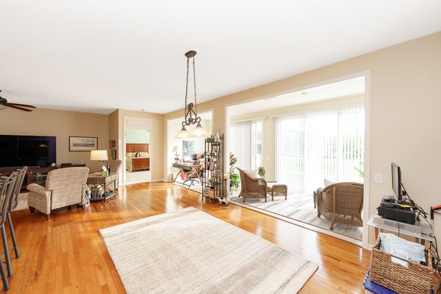11525 Windsor Court, Huntley, IL 60142
