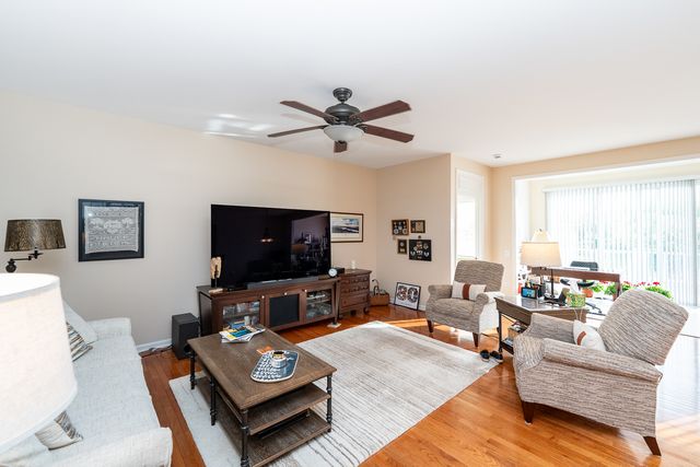 11525 Windsor Court, Huntley, IL 60142