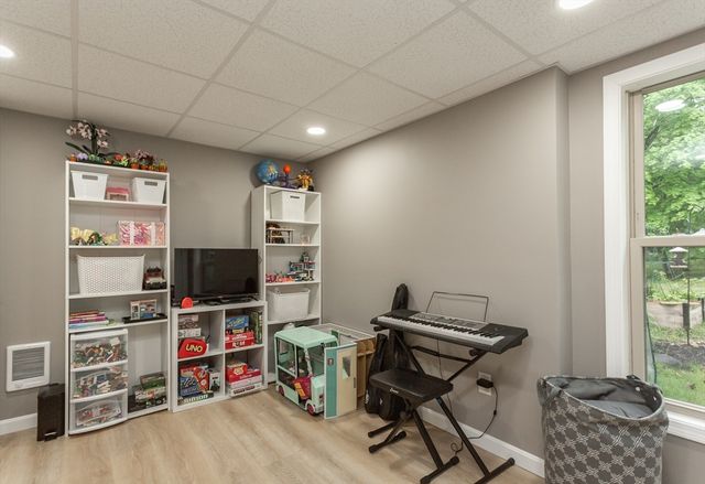 56 Harcourt Ave, Lakeville, MA 02347
