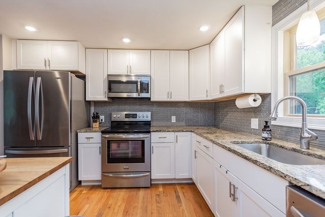 56 Harcourt Ave, Lakeville, MA 02347