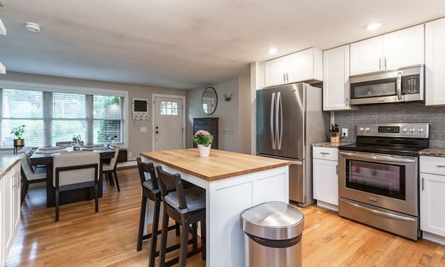 56 Harcourt Ave, Lakeville, MA 02347
