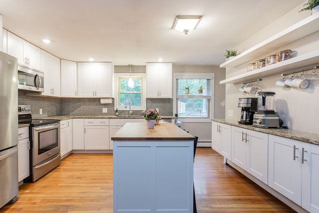 56 Harcourt Ave, Lakeville, MA 02347