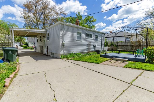 23636 Beverly Street, Saint Clair Shores, MI 48082